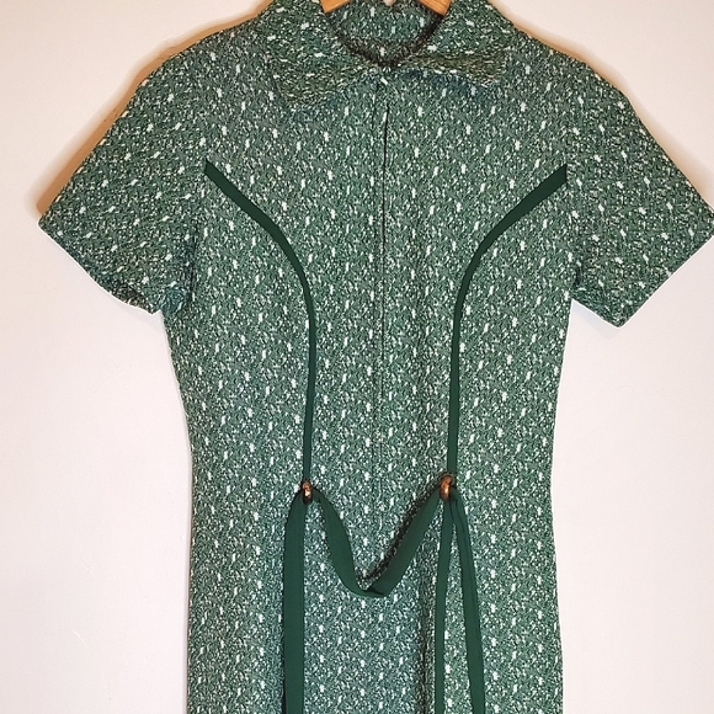 Speedy Green 70s Athletic Polyester Zip-Up Dress with Waist Tie - Picture 3 of 14